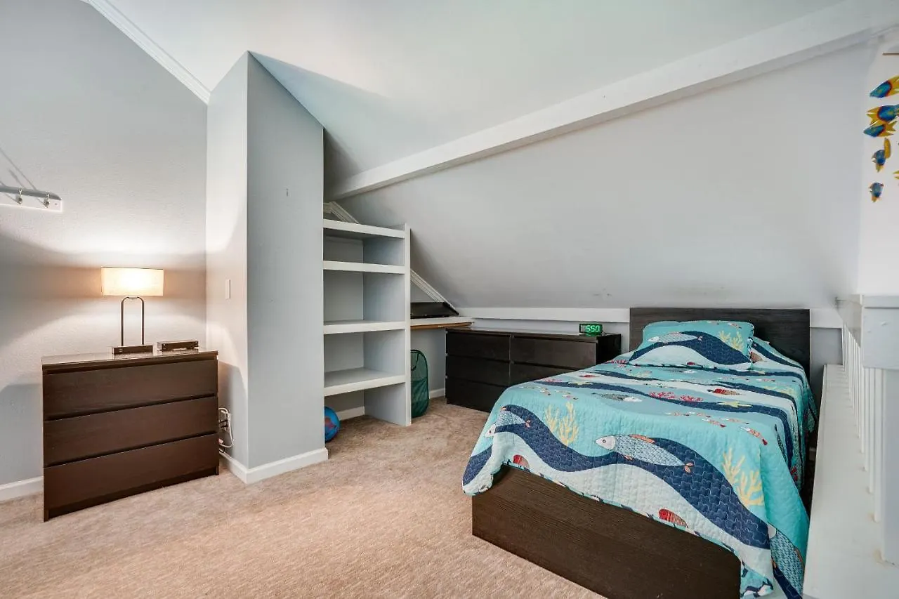 Kaunakakai Vacation Rental With Pool Access And Aandc!